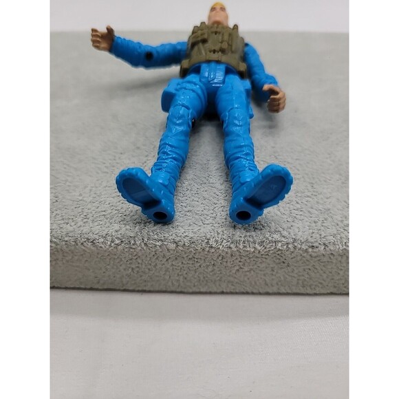 G.I JOE 4” ACTION FIGURE TOY  BLOND HAIR BLUE CLOTHES AND BROWN VEST - Picture 12 of 16